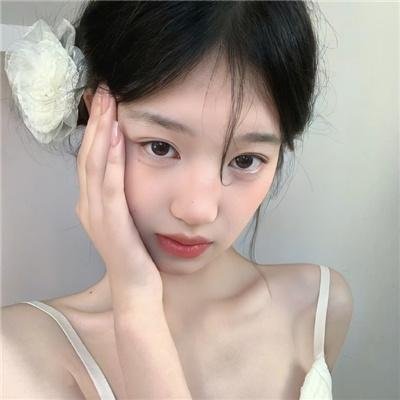 明黄禁色 封面